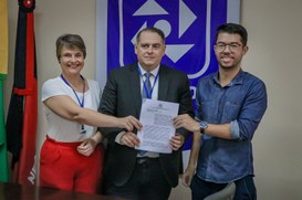 Assinatura de convênio com clubes de futebol.