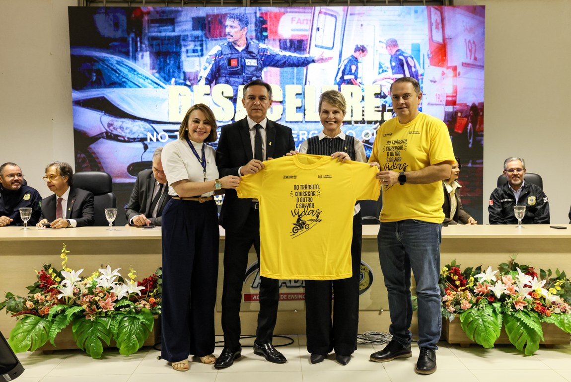 AMARELO 01 AMARELO 01